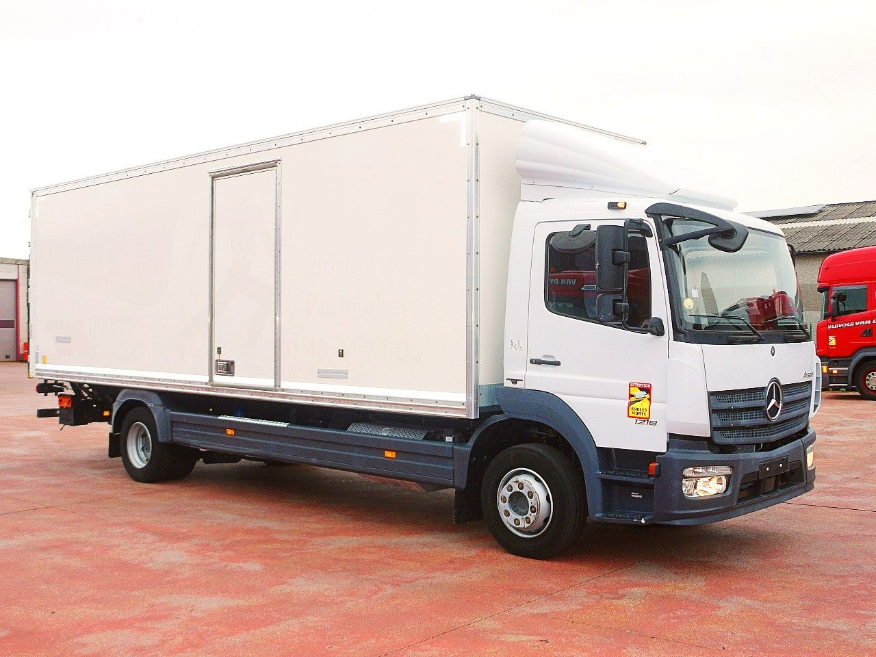 Mercedes-Benz 1218 ATEGO MEUBEL KOFFER A/C 124 Tkm - Box van: picture 2 Mercedes-Benz 1218 ATEGO MEUBEL KOFFER A/C 124 Tkm - Box van: picture 2