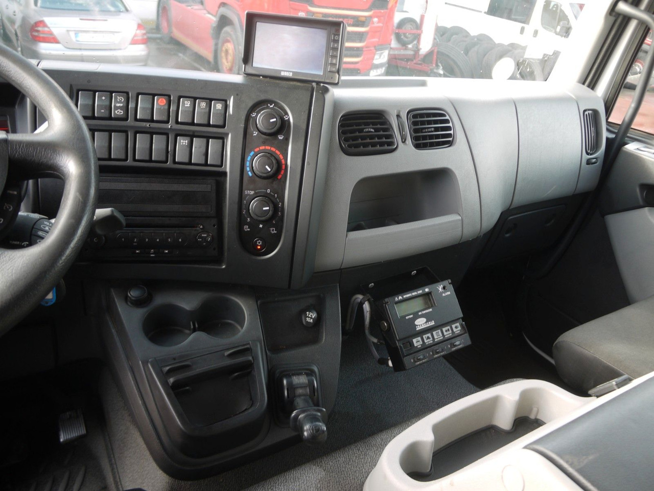 Refrigerator truck Renault D 16.250 KUHLKOFFER CARRIER SUPRA 1150MT A/C: picture 16 Refrigerator truck Renault D 16.250 KUHLKOFFER CARRIER SUPRA 1150MT A/C: picture 16