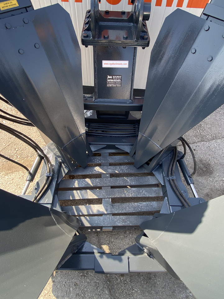 Clamp for Wheel loader Tree Spade Attachment - stock: picture 12 Clamp for Wheel loader Tree Spade Attachment - stock: picture 12