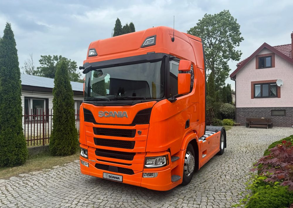 Scania R450 - Tractor unit: picture 1 Scania R450 - Tractor unit: picture 1