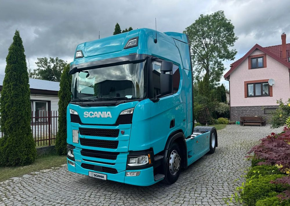 Scania R450 - Tractor unit: picture 1 Scania R450 - Tractor unit: picture 1