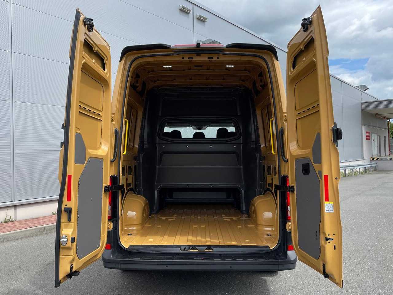 New Panel van, Combi van MAN TGE 3.180 L3H3 MIXTO Individual Lion S ACC LED: picture 9 New Panel van, Combi van MAN TGE 3.180 L3H3 MIXTO Individual Lion S ACC LED: picture 9