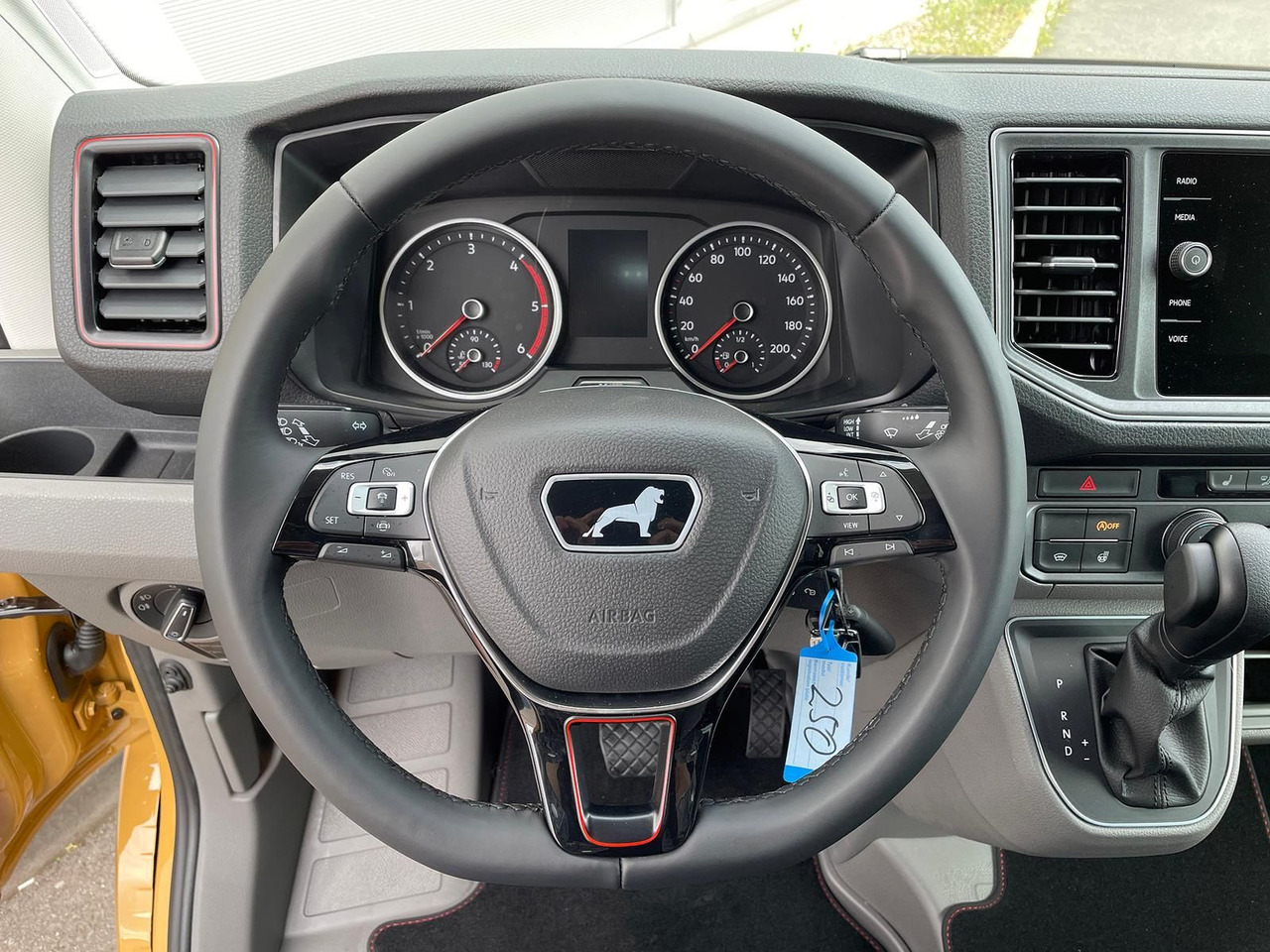 New Combi van MAN TGE 3.180 L3H3 MIXTO Individual Lion S ACC LED: picture 16 New Combi van MAN TGE 3.180 L3H3 MIXTO Individual Lion S ACC LED: picture 16