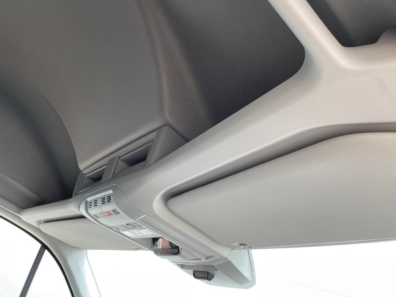 New Panel van, Combi van MAN TGE 3.180 L3H3 MIXTO Individual Lion S ACC LED: picture 38 New Panel van, Combi van MAN TGE 3.180 L3H3 MIXTO Individual Lion S ACC LED: picture 38