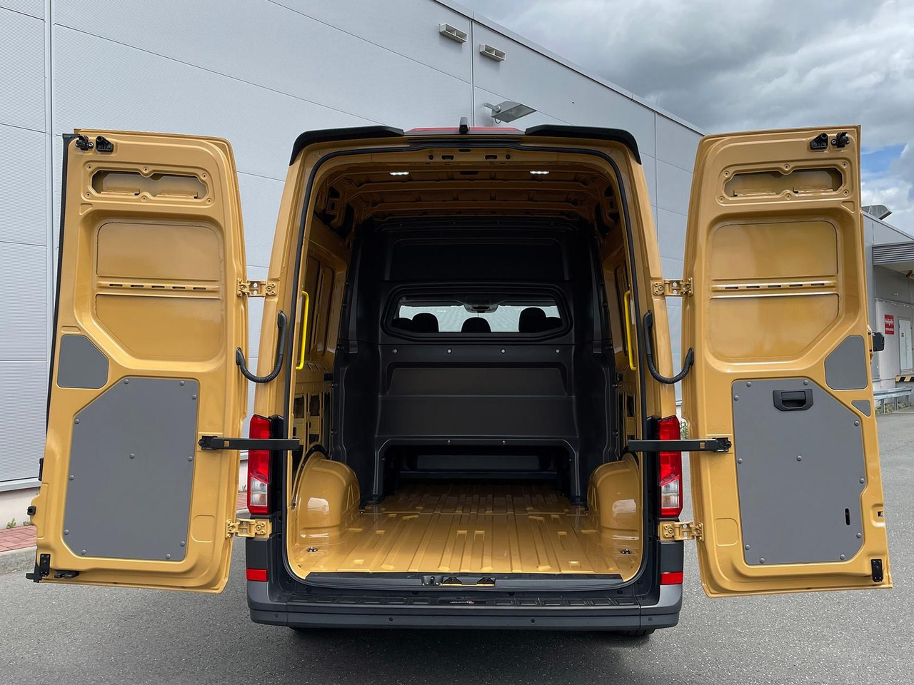 New Combi van MAN TGE 3.180 L3H3 MIXTO Individual Lion S ACC LED: picture 13 New Combi van MAN TGE 3.180 L3H3 MIXTO Individual Lion S ACC LED: picture 13