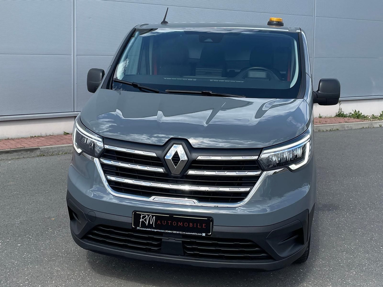 Renault Trafic Kasten RED EDITION L1H1 AHK LED DAB MFL - Passenger van: picture 4 Renault Trafic Kasten RED EDITION L1H1 AHK LED DAB MFL - Passenger van: picture 4
