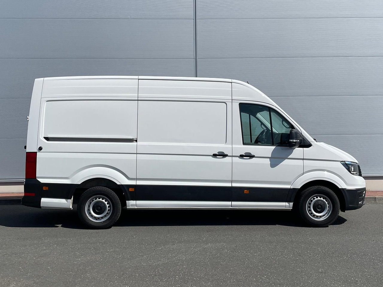 Volkswagen Crafter Kasten 35 L3H3 RWD AHK SITZH 2Schiebetür - Panel van: picture 5 Volkswagen Crafter Kasten 35 L3H3 RWD AHK SITZH 2Schiebetür - Panel van: picture 5