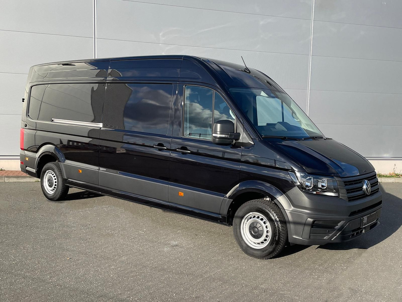 Volkswagen Crafter Kasten 35 L4H3 NAV SITZHZ AHK DAB KAMERA - Passenger van: picture 2 Volkswagen Crafter Kasten 35 L4H3 NAV SITZHZ AHK DAB KAMERA - Passenger van: picture 2
