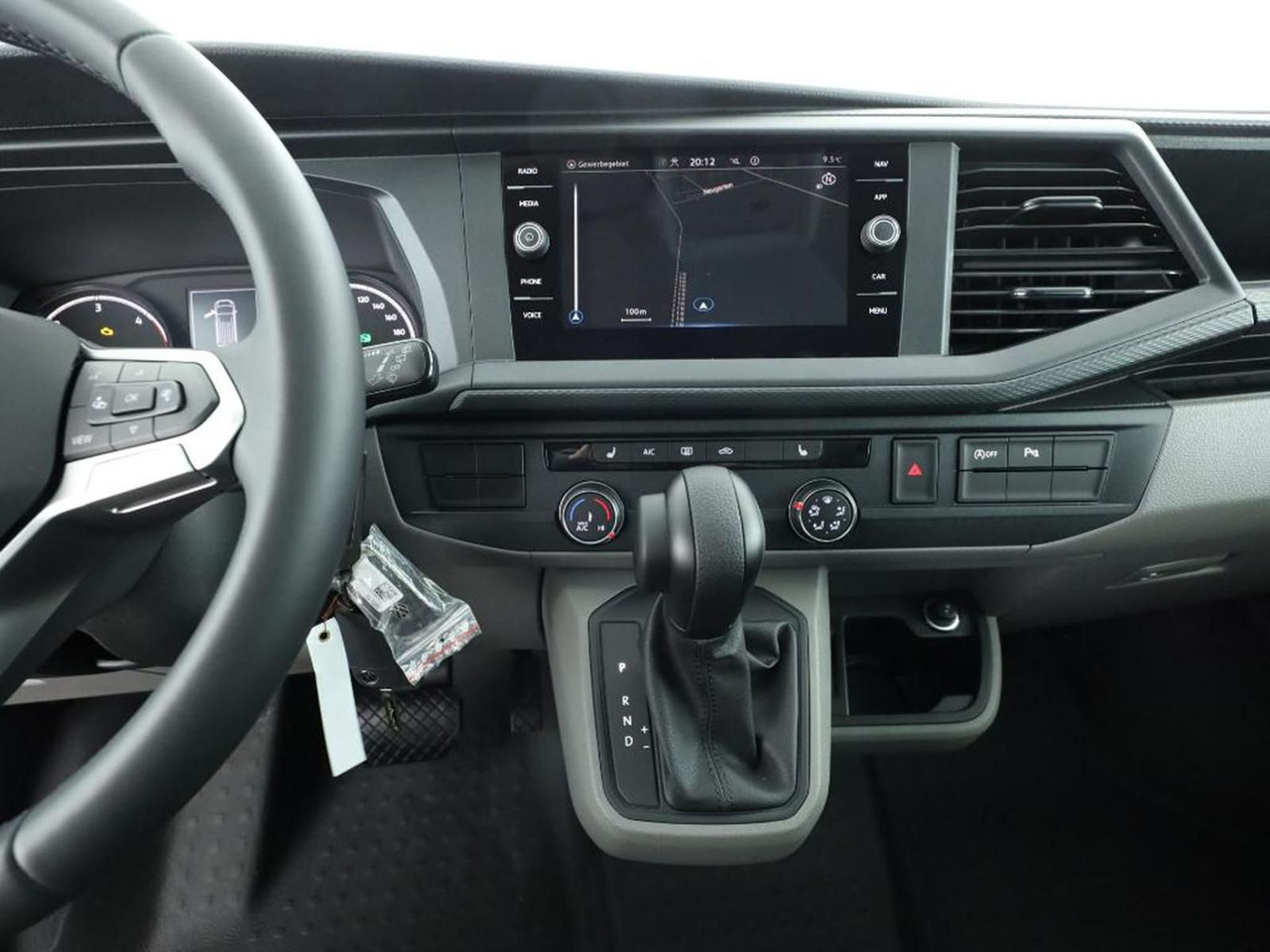 Volkswagen T6.1 Transporter 4MOTION NAVI STANDHZ ACC PDC - Passenger van: picture 5 Volkswagen T6.1 Transporter 4MOTION NAVI STANDHZ ACC PDC - Passenger van: picture 5