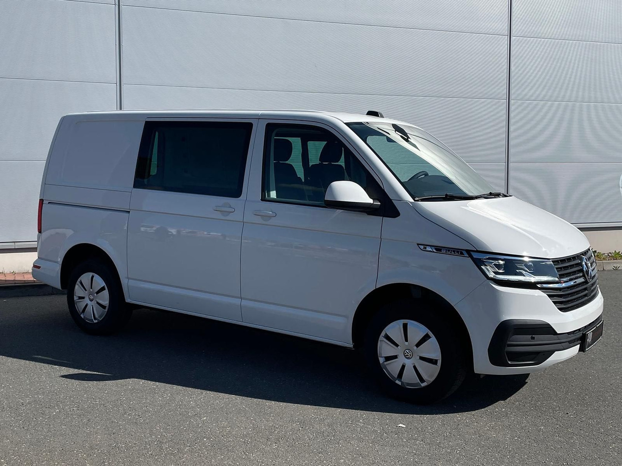 Volkswagen T6.1 Transporter Kasten 4M ACC PDC KAMERA STANDH - Passenger van: picture 2 Volkswagen T6.1 Transporter Kasten 4M ACC PDC KAMERA STANDH - Passenger van: picture 2