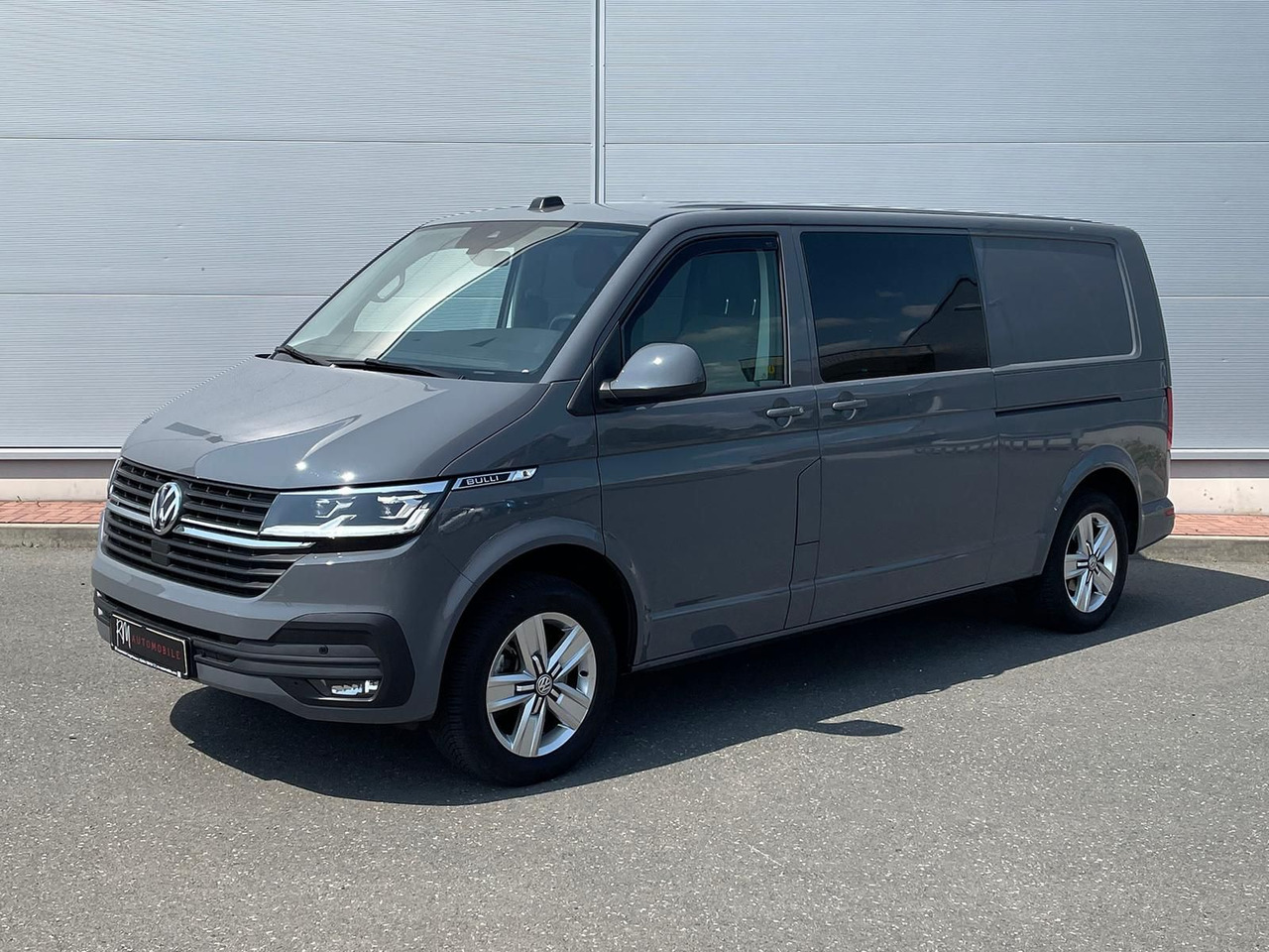Volkswagen T6.1 Transporter lang 4M LED BEAR LOCK KAM DAB - Passenger van: picture 1 Volkswagen T6.1 Transporter lang 4M LED BEAR LOCK KAM DAB - Passenger van: picture 1