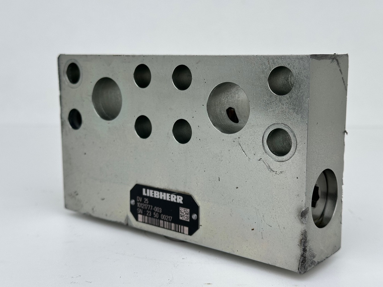 Liebherr Dämpfungsventil ID-Nr.10121777. P924 COMP, P926, R926, R916, R922, R924 COMP, R924, R926 COMP, R926, R930, R936, R946, R950 T, R960 T. #10121777.30.12## - Swing motor for Excavator: picture 2 Liebherr Dämpfungsventil ID-Nr.10121777. P924 COMP, P926, R926, R916, R922, R924 COMP, R924, R926 COMP, R926, R930, R936, R946, R950 T, R960 T. #10121777.30.12## - Swing motor for Excavator: picture 2