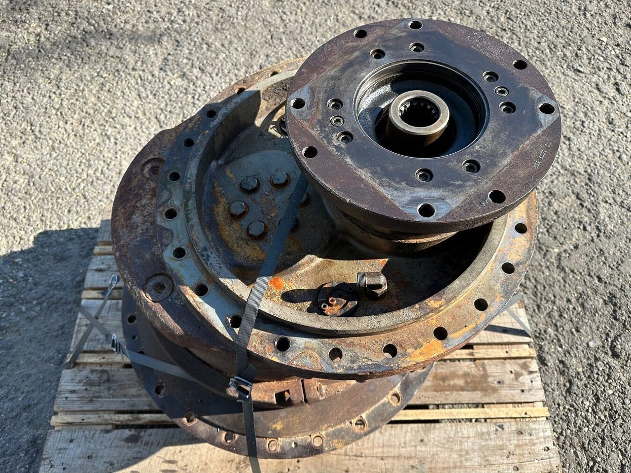 Final drive for Bulldozer Liebherr Fahrantrieb FAT450E510.  ID-Nr.970351501 - ID-Nr.90025195 - ID-Nr.90203584.  LR634-992, LU755D-999, O634-992, PR734-4L-1481,PR734-4XL-1659.  #10739.01#: picture 9 Final drive for Bulldozer Liebherr Fahrantrieb FAT450E510.  ID-Nr.970351501 - ID-Nr.90025195 - ID-Nr.90203584.  LR634-992, LU755D-999, O634-992, PR734-4L-1481,PR734-4XL-1659.  #10739.01#: picture 9