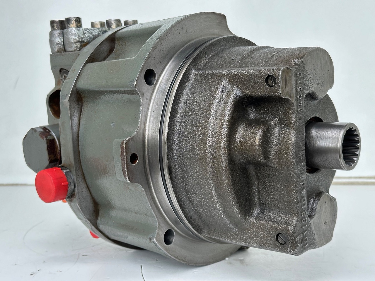 Liebherr Hydraulikeinbaumotor CMVE O 108. ID-Nr.10118562 - ID-Nr.10132610 - ID-Nr.10129048. LOS1916, LOS916, LOS926, R906, R916, R918, R920, R922, R924, R926COMP, R926, R936. #28313# - Hydraulic motor for Construction machinery: picture 1 Liebherr Hydraulikeinbaumotor CMVE O 108. ID-Nr.10118562 - ID-Nr.10132610 - ID-Nr.10129048. LOS1916, LOS916, LOS926, R906, R916, R918, R920, R922, R924, R926COMP, R926, R936. #28313# - Hydraulic motor for Construction machinery: picture 1