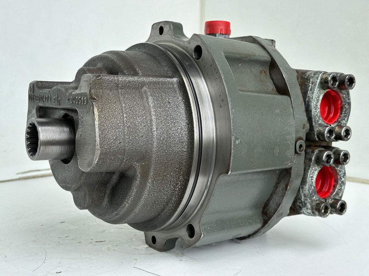 Liebherr Hydraulikeinbaumotor CMVE O 108. ID-Nr.10118562 - ID-Nr.10132610 - ID-Nr.10129048. LOS1916, LOS916, LOS926, R906, R916, R918, R920, R922, R924, R926COMP, R926, R936. #28313# - Hydraulic motor for Construction machinery: picture 2 Liebherr Hydraulikeinbaumotor CMVE O 108. ID-Nr.10118562 - ID-Nr.10132610 - ID-Nr.10129048. LOS1916, LOS916, LOS926, R906, R916, R918, R920, R922, R924, R926COMP, R926, R936. #28313# - Hydraulic motor for Construction machinery: picture 2