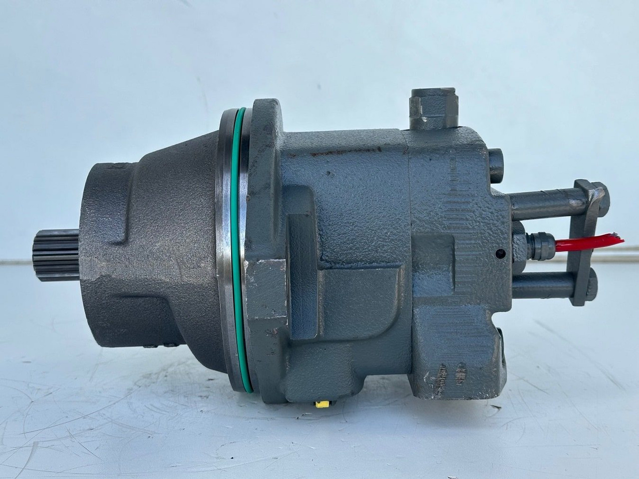 Liebherr Hydraulikeinbaumotor FMF045, ID-Nr.10132702. A924,LH30C,LH30M,LH35M,LH35MT,LH40C,LH40CP,LH40M,LH40MP,LH50CHR,LH50M,LH50MHR,LH50MT. #23.12.01074# - Hydraulic motor for Wheel excavator: picture 2 Liebherr Hydraulikeinbaumotor FMF045, ID-Nr.10132702. A924,LH30C,LH30M,LH35M,LH35MT,LH40C,LH40CP,LH40M,LH40MP,LH50CHR,LH50M,LH50MHR,LH50MT. #23.12.01074# - Hydraulic motor for Wheel excavator: picture 2