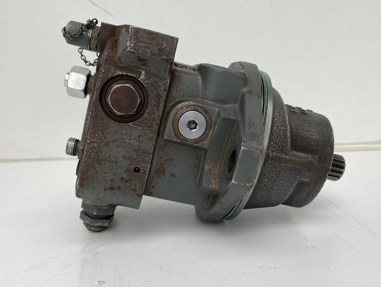 Liebherr Hydraulikeinbaumotor FMF045. ID-Nr.9075181 - ID-Nr.10125041. A309, A311, A312, A314, A316, A900, A904, A918, R313, R317, R900, R904. #22595# - Hydraulic motor for Construction machinery: picture 2 Liebherr Hydraulikeinbaumotor FMF045. ID-Nr.9075181 - ID-Nr.10125041. A309, A311, A312, A314, A316, A900, A904, A918, R313, R317, R900, R904. #22595# - Hydraulic motor for Construction machinery: picture 2