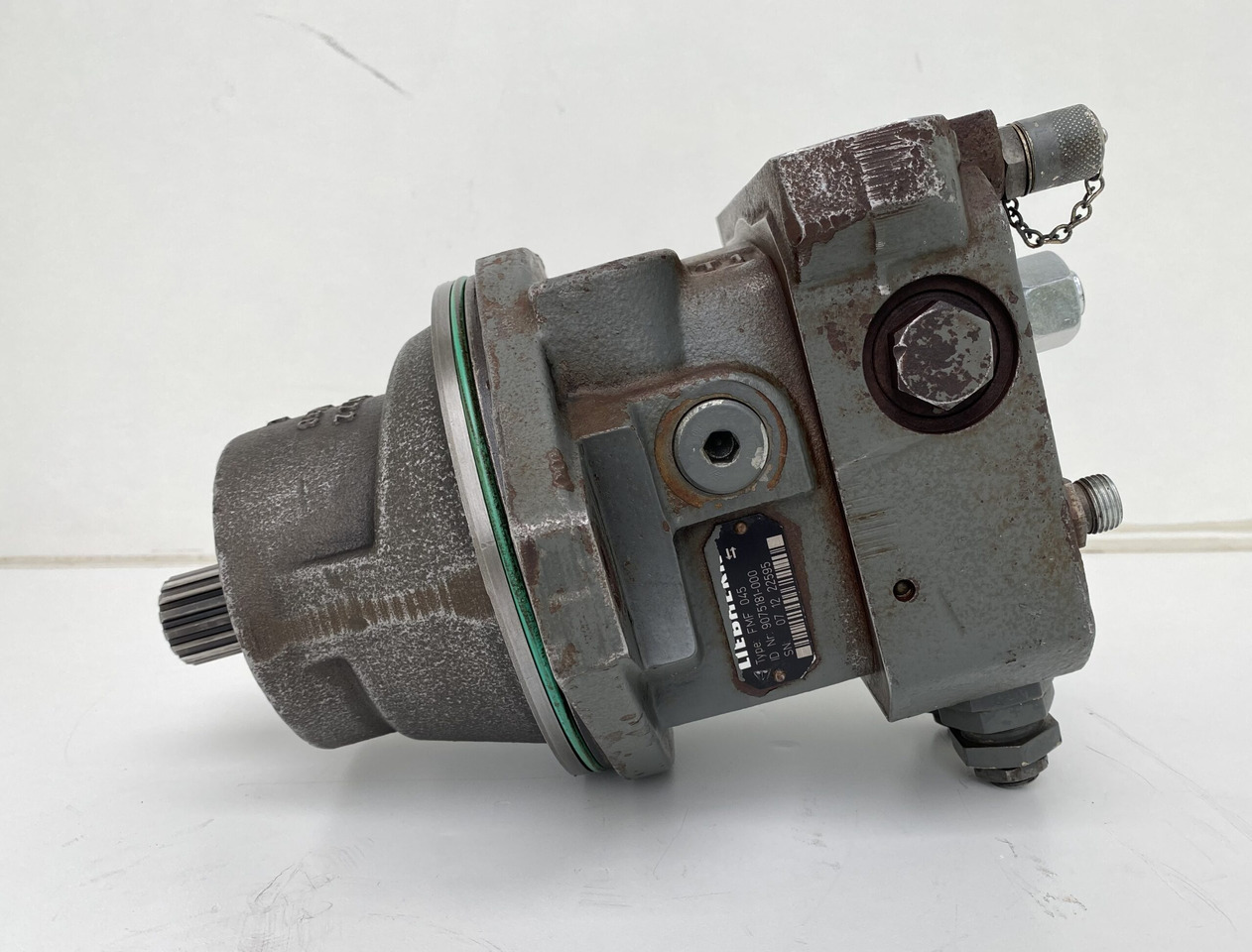 Liebherr Hydraulikeinbaumotor FMF045. ID-Nr.9075181 - ID-Nr.10125041. A309, A311, A312, A314, A316, A900, A904, A918, R313, R317, R900, R904. #22595# - Hydraulic motor for Construction machinery: picture 1 Liebherr Hydraulikeinbaumotor FMF045. ID-Nr.9075181 - ID-Nr.10125041. A309, A311, A312, A314, A316, A900, A904, A918, R313, R317, R900, R904. #22595# - Hydraulic motor for Construction machinery: picture 1