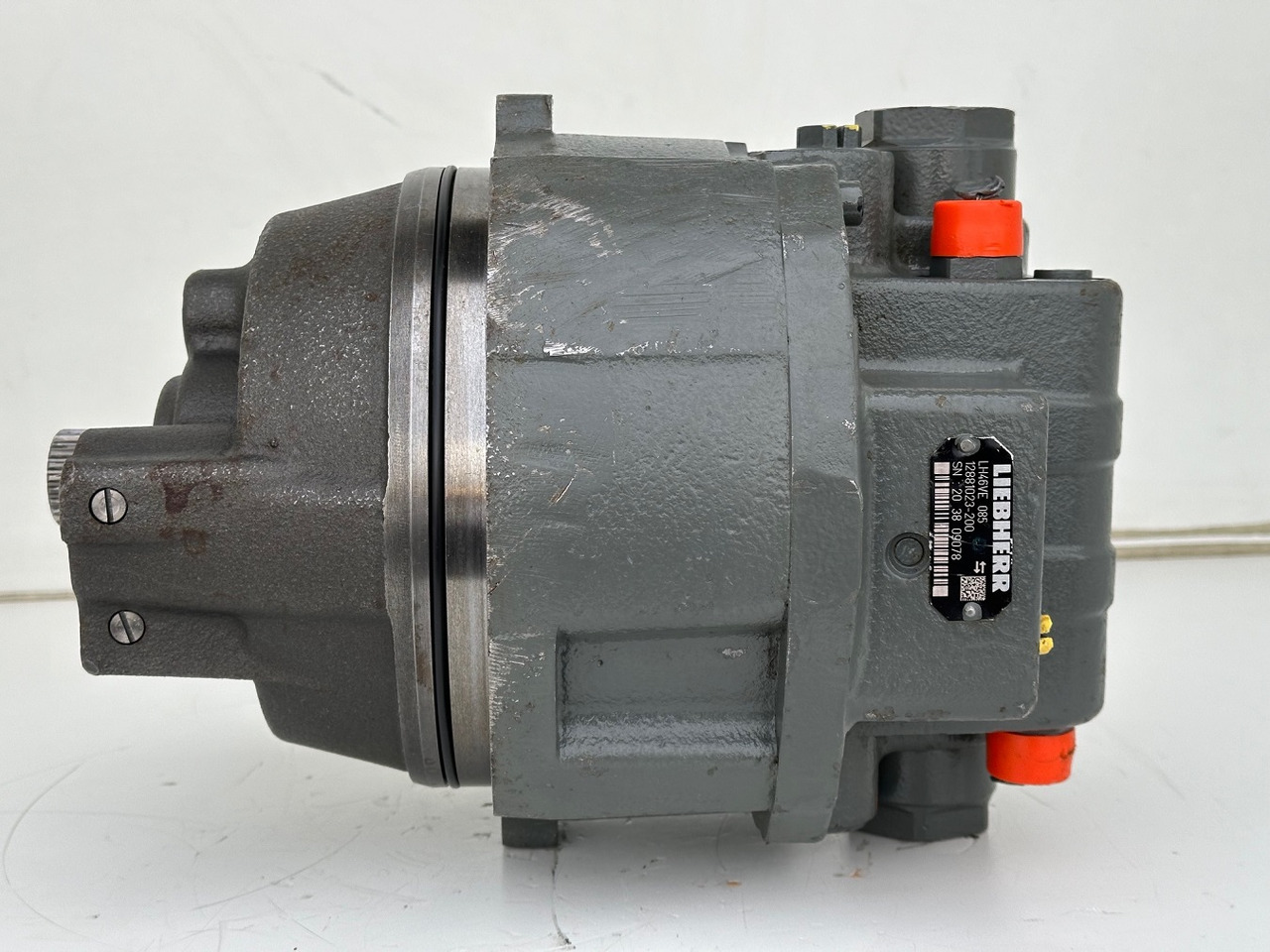 Liebherr Hydraulikeinbaumotor LH46VE 085. ID-Nr.12421312 - ID-Nr.12881023. LO1926, LOS926 K-LC, R922, R924, R926, R926 K-LC, R930 T. #20.38.0978# - Hydraulic motor for Construction machinery: picture 3 Liebherr Hydraulikeinbaumotor LH46VE 085. ID-Nr.12421312 - ID-Nr.12881023. LO1926, LOS926 K-LC, R922, R924, R926, R926 K-LC, R930 T. #20.38.0978# - Hydraulic motor for Construction machinery: picture 3