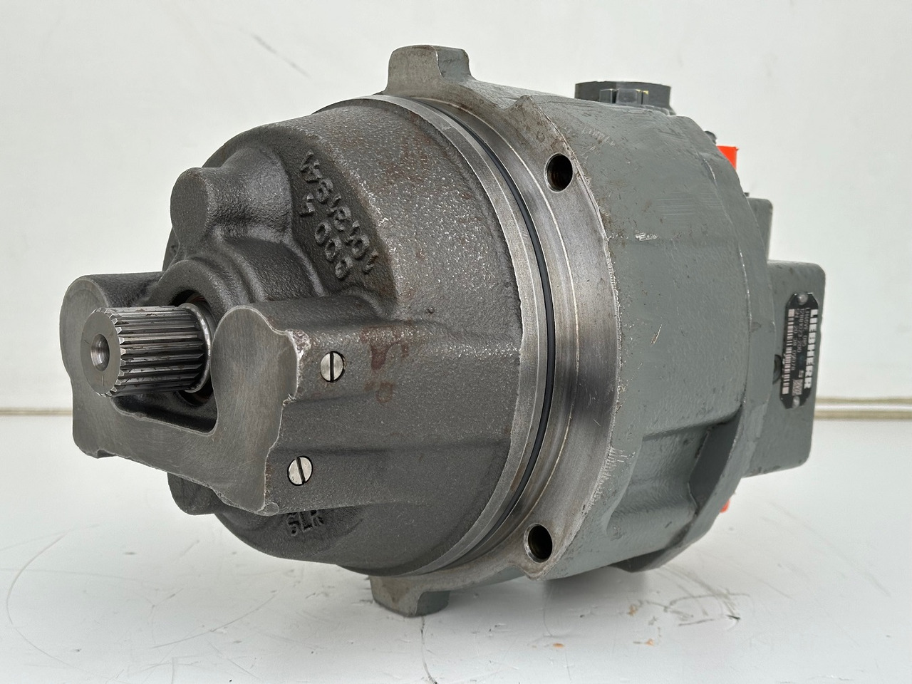 Liebherr Hydraulikeinbaumotor LH46VE 085. ID-Nr.12421312 - ID-Nr.12881023. LO1926, LOS926 K-LC, R922, R924, R926, R926 K-LC, R930 T. #20.38.0978# - Hydraulic motor for Construction machinery: picture 1 Liebherr Hydraulikeinbaumotor LH46VE 085. ID-Nr.12421312 - ID-Nr.12881023. LO1926, LOS926 K-LC, R922, R924, R926, R926 K-LC, R930 T. #20.38.0978# - Hydraulic motor for Construction machinery: picture 1
