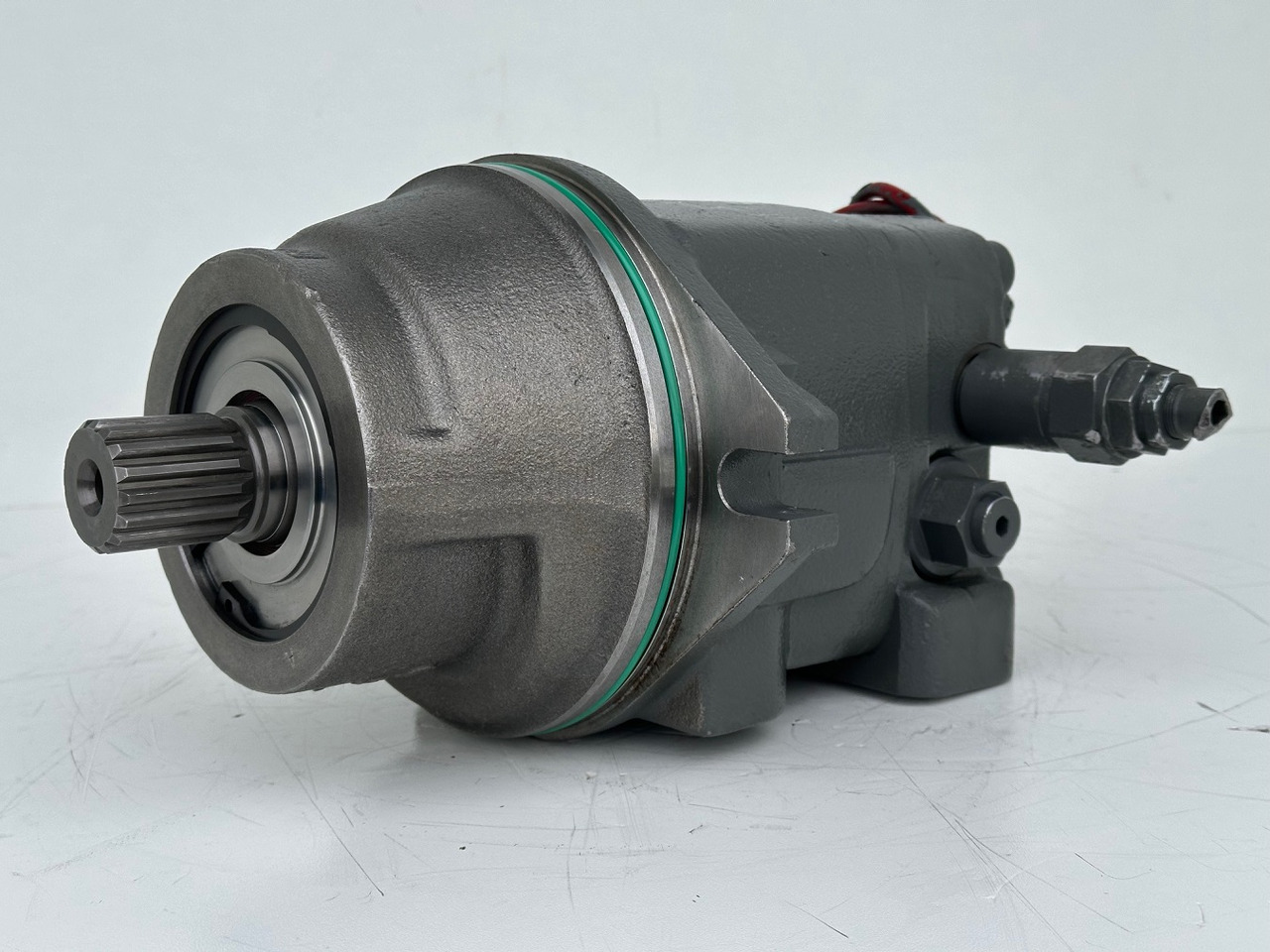 Liebherr Hydraulikeinbaumotor Typ:FMF058. ID-Nr.12483261. SAT275/266. R926 K-LC-1565, R926 K-LC-1827, R930 T-1980. #12483261.00573# - Hydraulic motor for Crawler excavator: picture 3 Liebherr Hydraulikeinbaumotor Typ:FMF058. ID-Nr.12483261. SAT275/266. R926 K-LC-1565, R926 K-LC-1827, R930 T-1980. #12483261.00573# - Hydraulic motor for Crawler excavator: picture 3