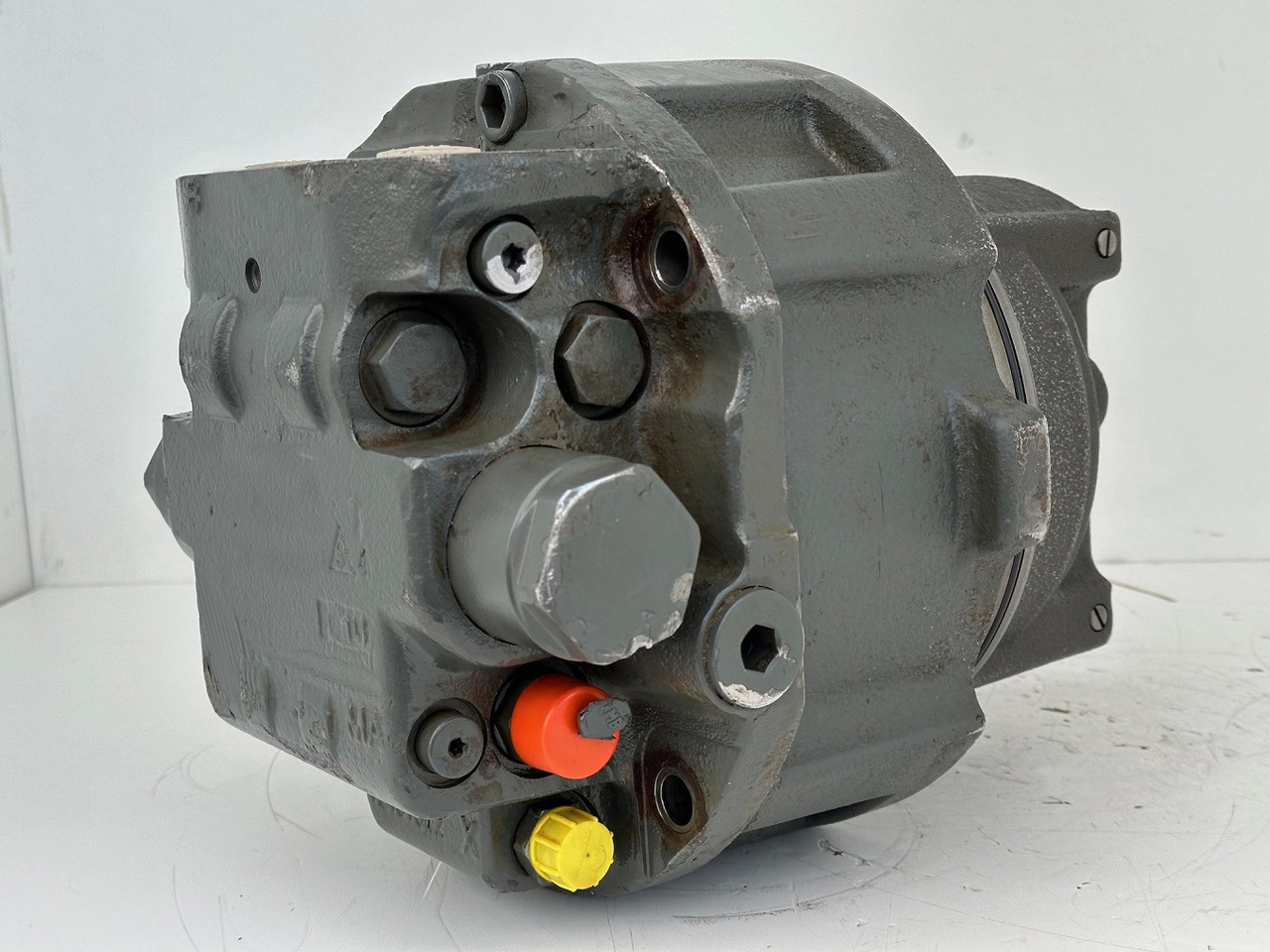 Liebherr Hydraulikeinbaumotor Typ:LH46VE 108. ID-Nr.11428178 . LOS926-1715,R926-1715,R928-1715,R930-1716,R934-1550,R936K-LC,R936K-NLC,R936K-SLC,R938. #11428178.0717# - Final drive for Construction machinery: picture 5 Liebherr Hydraulikeinbaumotor Typ:LH46VE 108. ID-Nr.11428178 . LOS926-1715,R926-1715,R928-1715,R930-1716,R934-1550,R936K-LC,R936K-NLC,R936K-SLC,R938. #11428178.0717# - Final drive for Construction machinery: picture 5