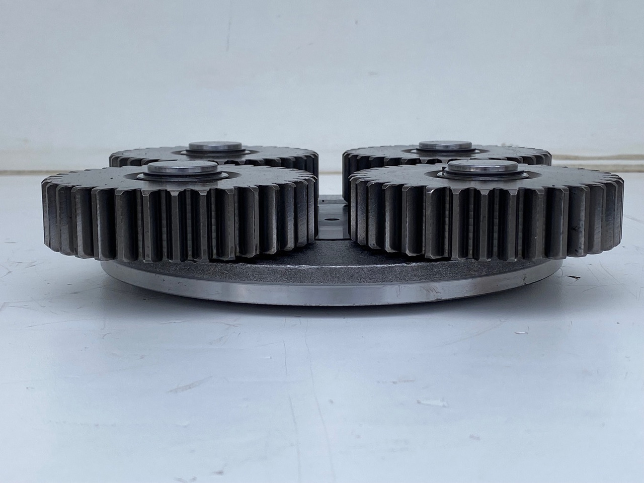 Liebherr Planetenträger ID-Nr.90216230 mit Planetenrad ID-Nr.90216231. R926-1715 - R928-1715 - R930-1716. #PL-PO161# - Swing motor for Construction machinery: picture 3 Liebherr Planetenträger ID-Nr.90216230 mit Planetenrad ID-Nr.90216231. R926-1715 - R928-1715 - R930-1716. #PL-PO161# - Swing motor for Construction machinery: picture 3