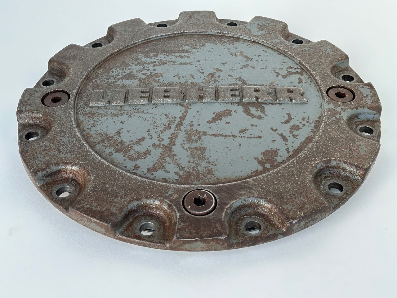 Liebherr Verschlussdeckel ID-Nr.90214374. FAT400P130, FAT400P139. R926-1715, R928-1715, R930-1716, R934-1550, R936 K-LC, R936 K-NLC, R936 K-SLC, R938-1650. #90214374.25.01# - Final drive for Crawler excavator: picture 2 Liebherr Verschlussdeckel ID-Nr.90214374. FAT400P130, FAT400P139. R926-1715, R928-1715, R930-1716, R934-1550, R936 K-LC, R936 K-NLC, R936 K-SLC, R938-1650. #90214374.25.01# - Final drive for Crawler excavator: picture 2