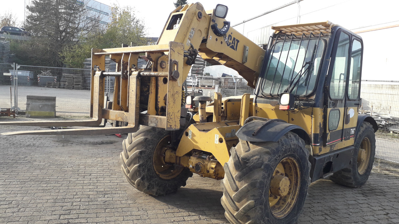 CATERPILLAR TH62 - Wheel loader: picture 1 CATERPILLAR TH62 - Wheel loader: picture 1