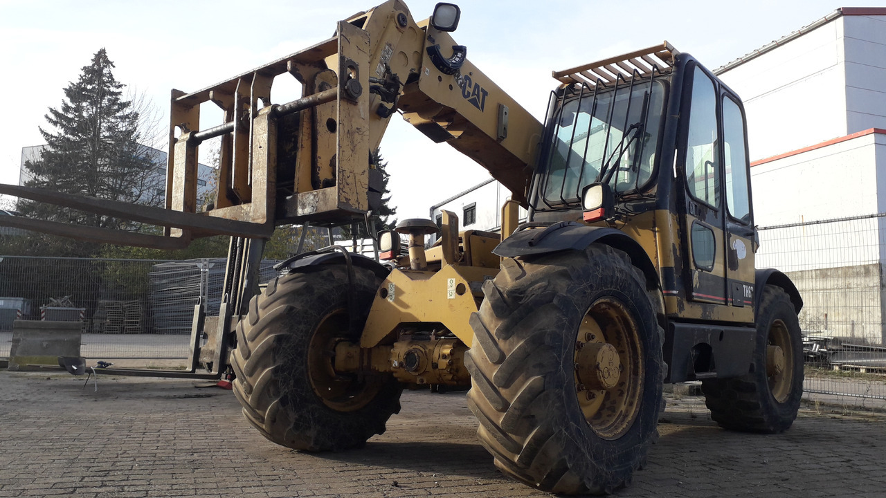 CATERPILLAR TH62 - Telescopic wheel loader: picture 1 CATERPILLAR TH62 - Telescopic wheel loader: picture 1
