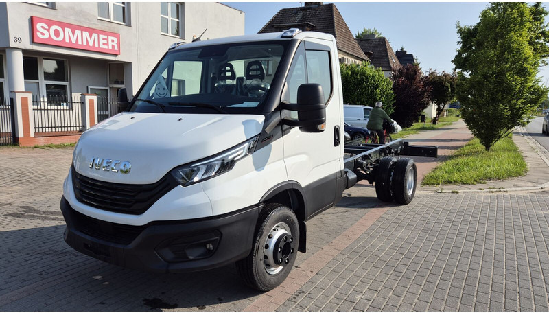 Iveco Daily 70C18 - nowe! - Cab chassis truck: picture 1 Iveco Daily 70C18 - nowe! - Cab chassis truck: picture 1