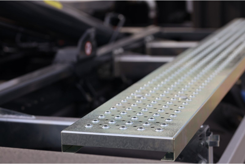 Renault D 18 HIGH P - Hook lift truck: picture 3 Renault D 18 HIGH P - Hook lift truck: picture 3