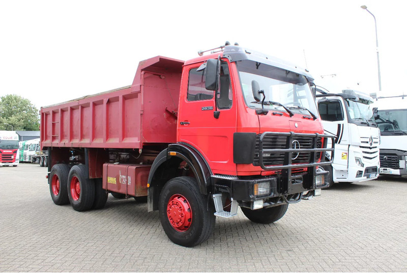 Mercedes-Benz 2636. V10 * 6x6 * FULL STEEL * 1 OWNER * 401TKM ORIGNAAL * TOP CONDITION * - Tipper: picture 4 Mercedes-Benz 2636. V10 * 6x6 * FULL STEEL * 1 OWNER * 401TKM ORIGNAAL * TOP CONDITION * - Tipper: picture 4