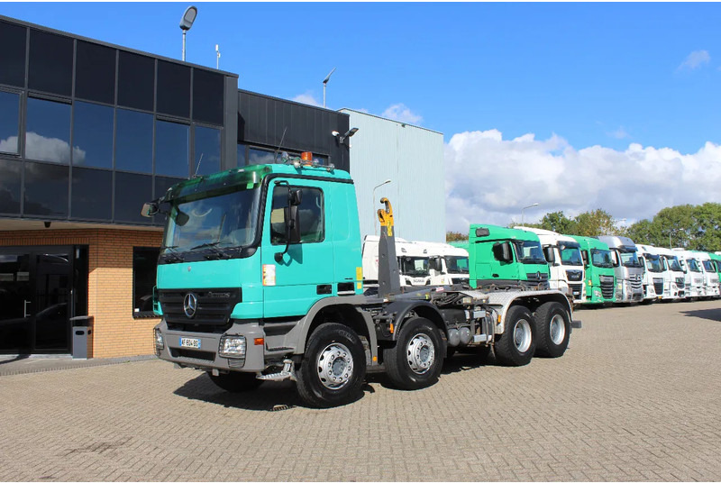 Mercedes-Benz Actros 3241 * 3 PEDAL * TOP CONDITION * - Hook lift truck: picture 1 Mercedes-Benz Actros 3241 * 3 PEDAL * TOP CONDITION * - Hook lift truck: picture 1