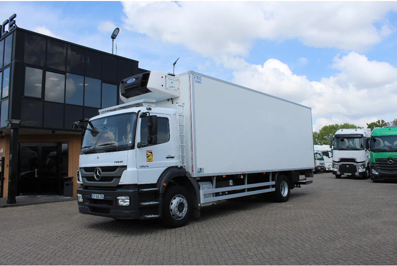 Mercedes-Benz Axor 1824 * EURO5 * 4X2 * CARRIER SUPRA 850 * MANUAL * only 100tkm!!! * - Refrigerator truck: picture 1 Mercedes-Benz Axor 1824 * EURO5 * 4X2 * CARRIER SUPRA 850 * MANUAL * only 100tkm!!! * - Refrigerator truck: picture 1