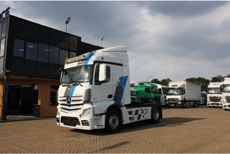 Mercedes-Benz Actros 1853 * RETARDER * 4X2 * - Tractor unit: picture 2 Mercedes-Benz Actros 1853 * RETARDER * 4X2 * - Tractor unit: picture 2