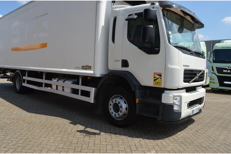 Refrigerator truck Volvo FE 260 * EURO5 * CARRIER SUPRA SILENT 950 MT * 4X2 *: picture 9 Refrigerator truck Volvo FE 260 * EURO5 * CARRIER SUPRA SILENT 950 MT * 4X2 *: picture 9