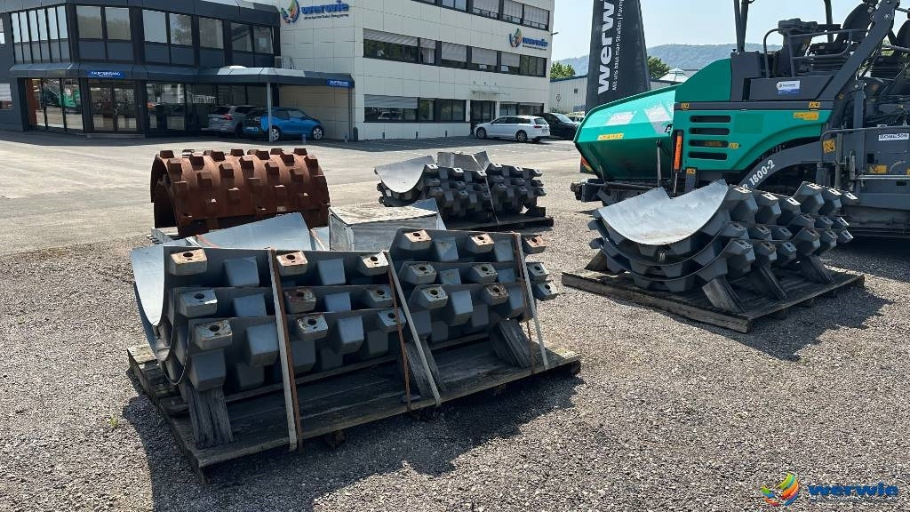 Hamm HAMM + VOLVO Stampffußschalen - Other machinery: picture 1 Hamm HAMM + VOLVO Stampffußschalen - Other machinery: picture 1