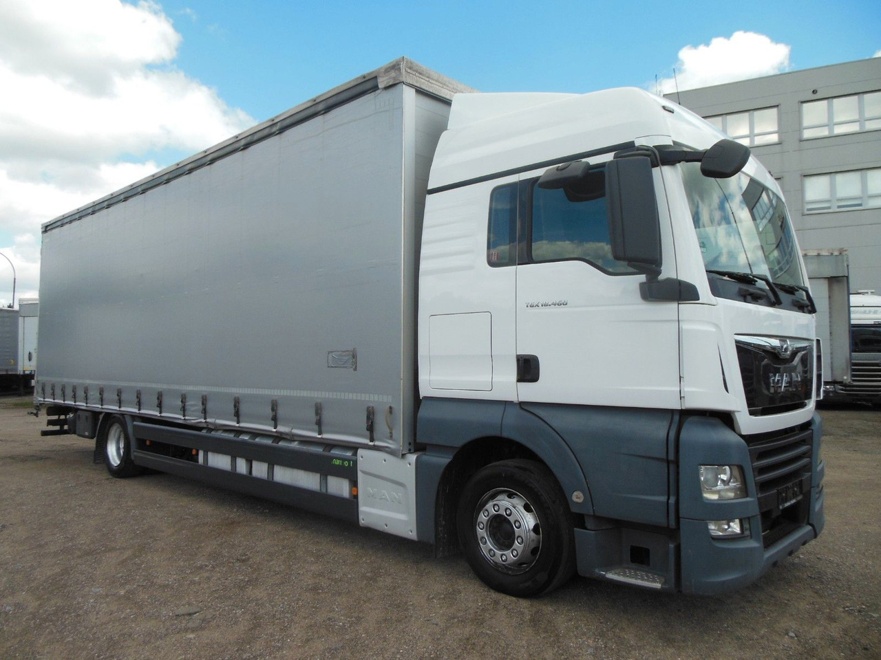 MAN TGX 18.460, XLX, VOLL LUFT, PRITSCHE 9,2M, TOP!! - Curtainsider truck: picture 2 MAN TGX 18.460, XLX, VOLL LUFT, PRITSCHE 9,2M, TOP!! - Curtainsider truck: picture 2