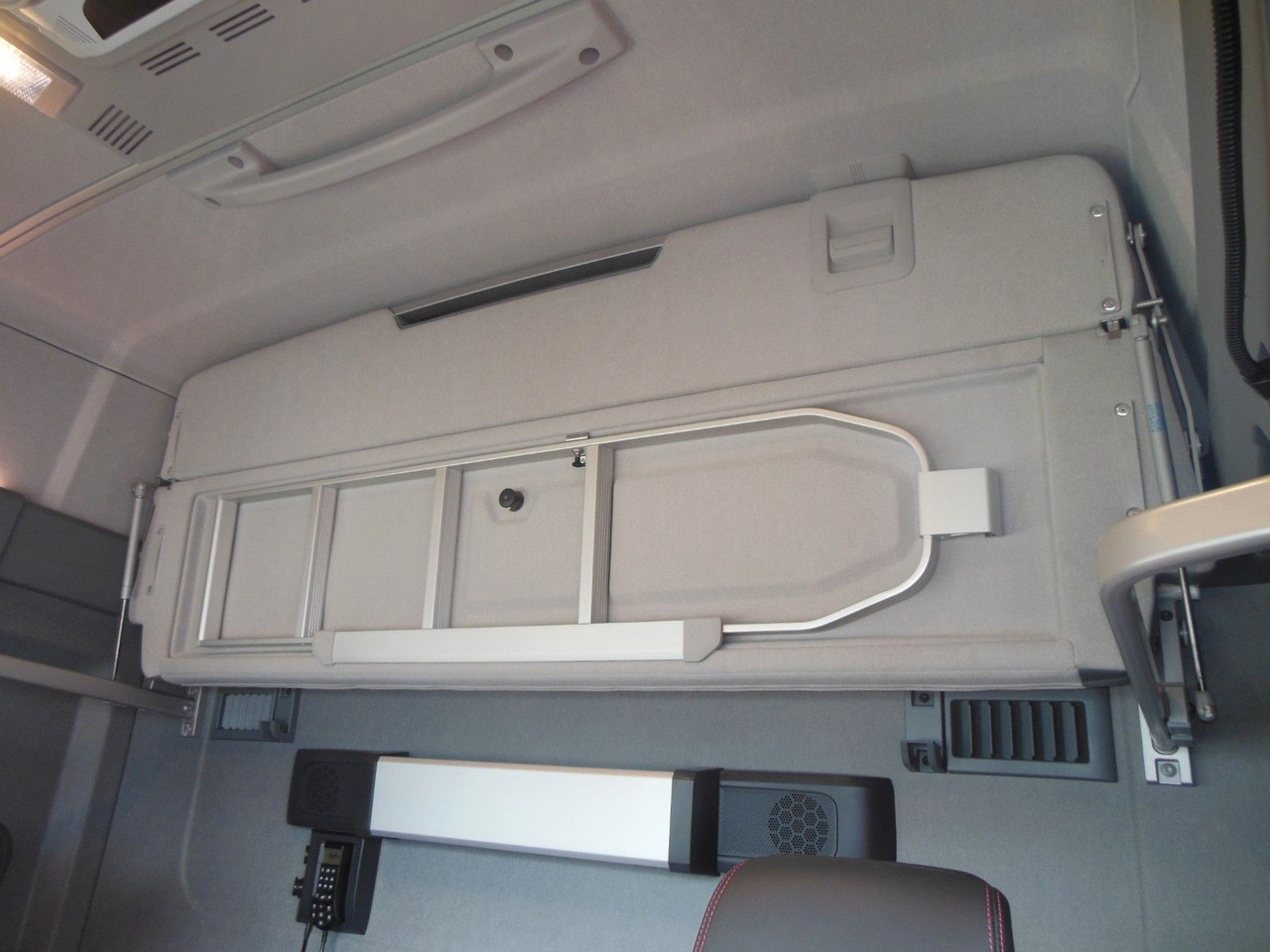 Curtainsider truck Renault T 440, 6X2, D-HOLLANDIA, 23 PALETTEN, WIE NEUE!: picture 17