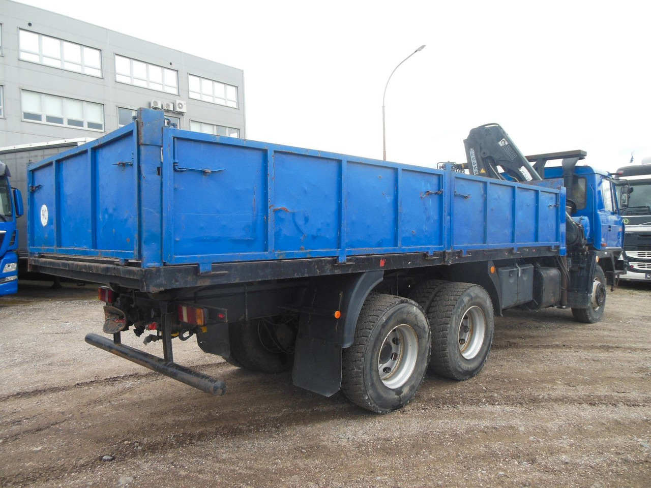 Tatra T 815, 6X6, HIAB 144 B - 3 DUO - Dropside/ Flatbed truck, Crane truck: picture 3 Tatra T 815, 6X6, HIAB 144 B - 3 DUO - Dropside/ Flatbed truck, Crane truck: picture 3