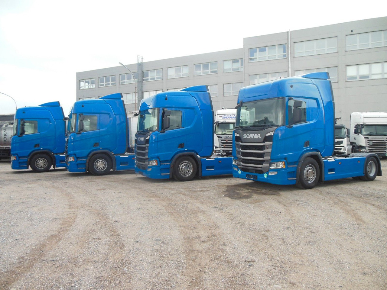 Scania R450, 4 STÜCKS, RETARDER, VOLL LUFT! - Tractor unit: picture 1 Scania R450, 4 STÜCKS, RETARDER, VOLL LUFT! - Tractor unit: picture 1