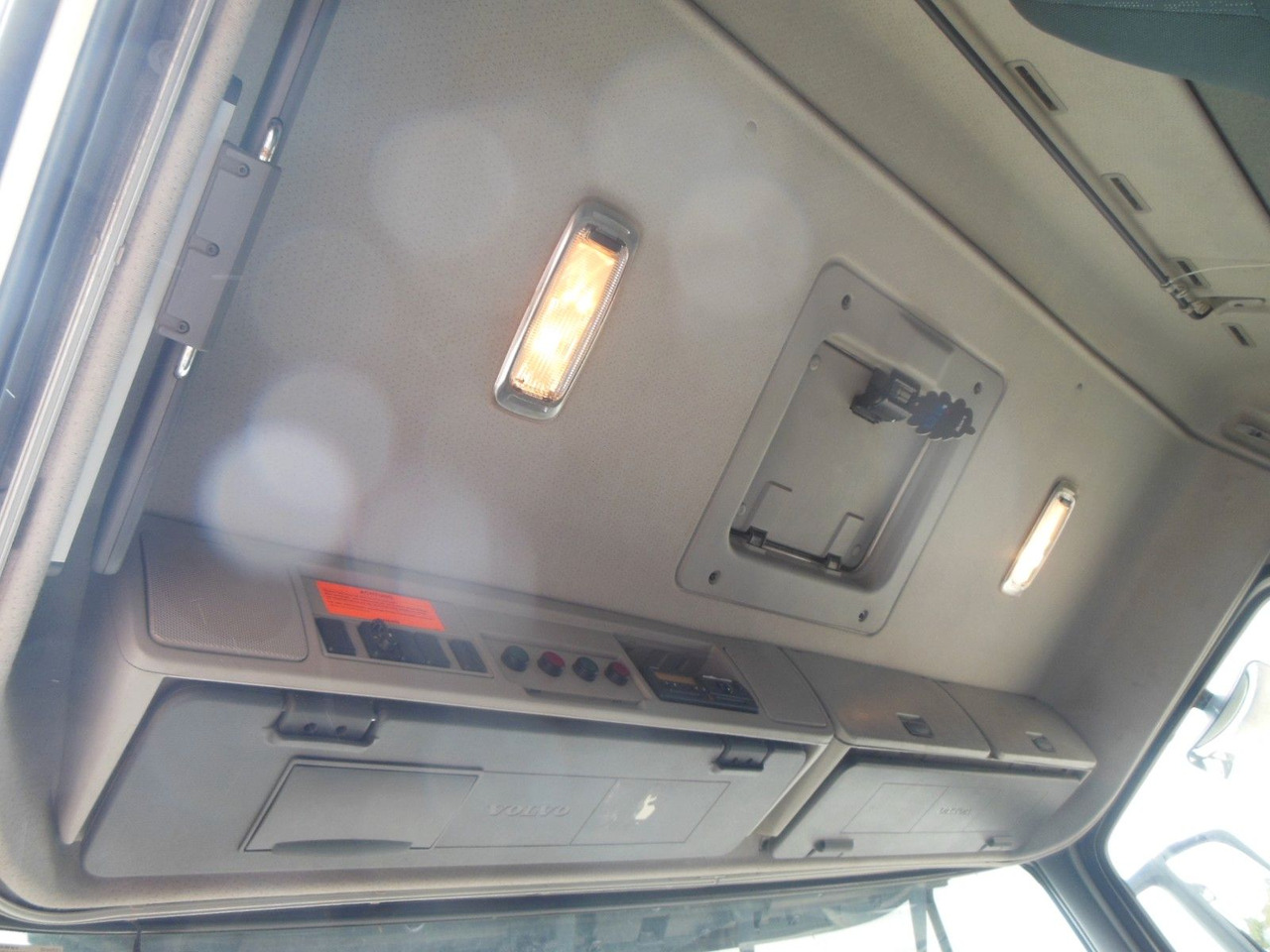 Tipper, Crane truck Volvo FM 410, 6X2, DREISEITEN KIPPER, HIAB XS 211: picture 18