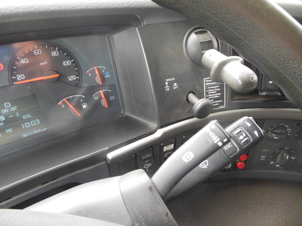 Tipper, Crane truck Volvo FM 410, 6X2, DREISEITEN KIPPER, HIAB XS 211: picture 23