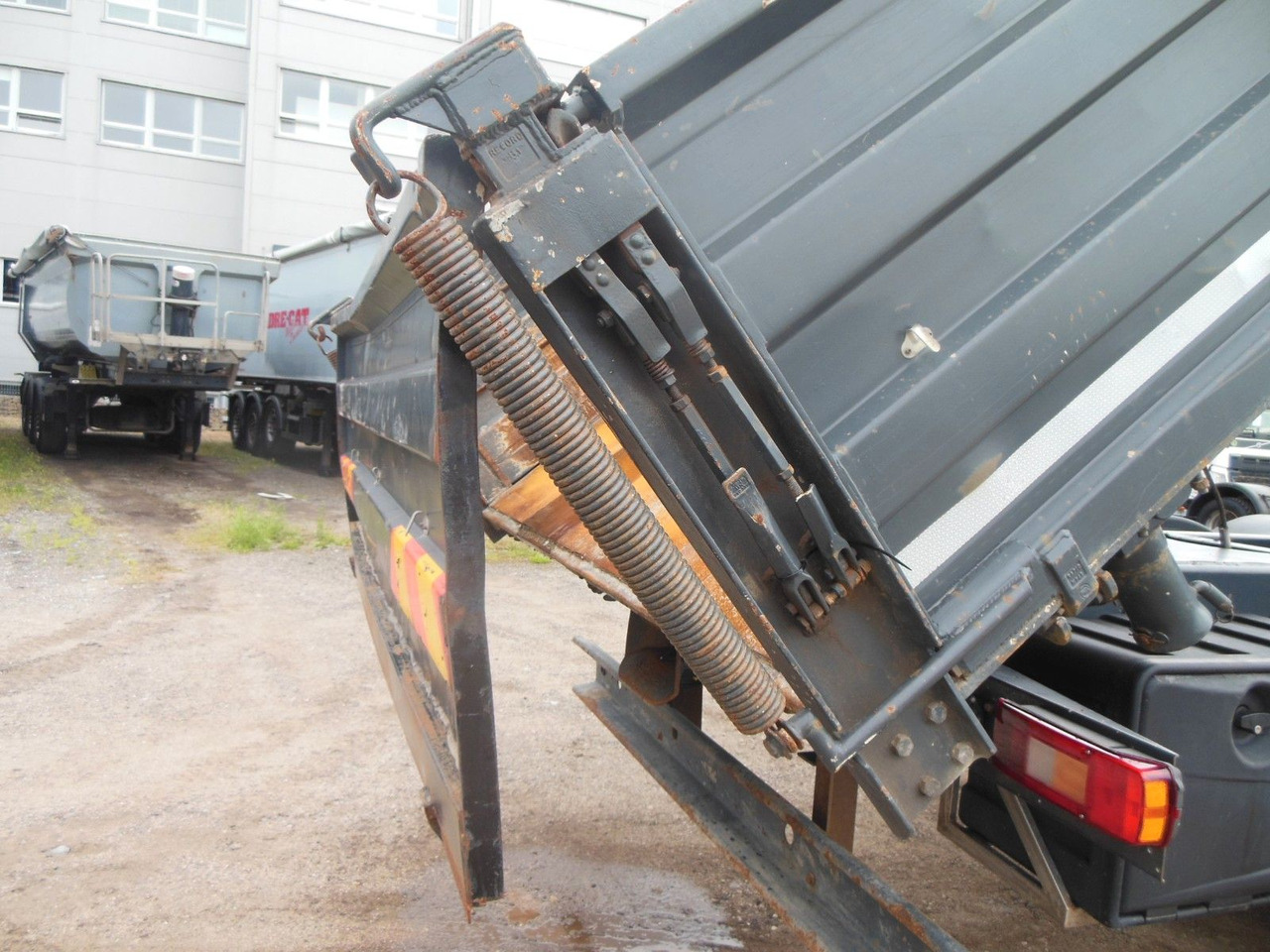 Tipper, Crane truck Volvo FM 410, 6X2, DREISEITEN KIPPER, HIAB XS 211: picture 14