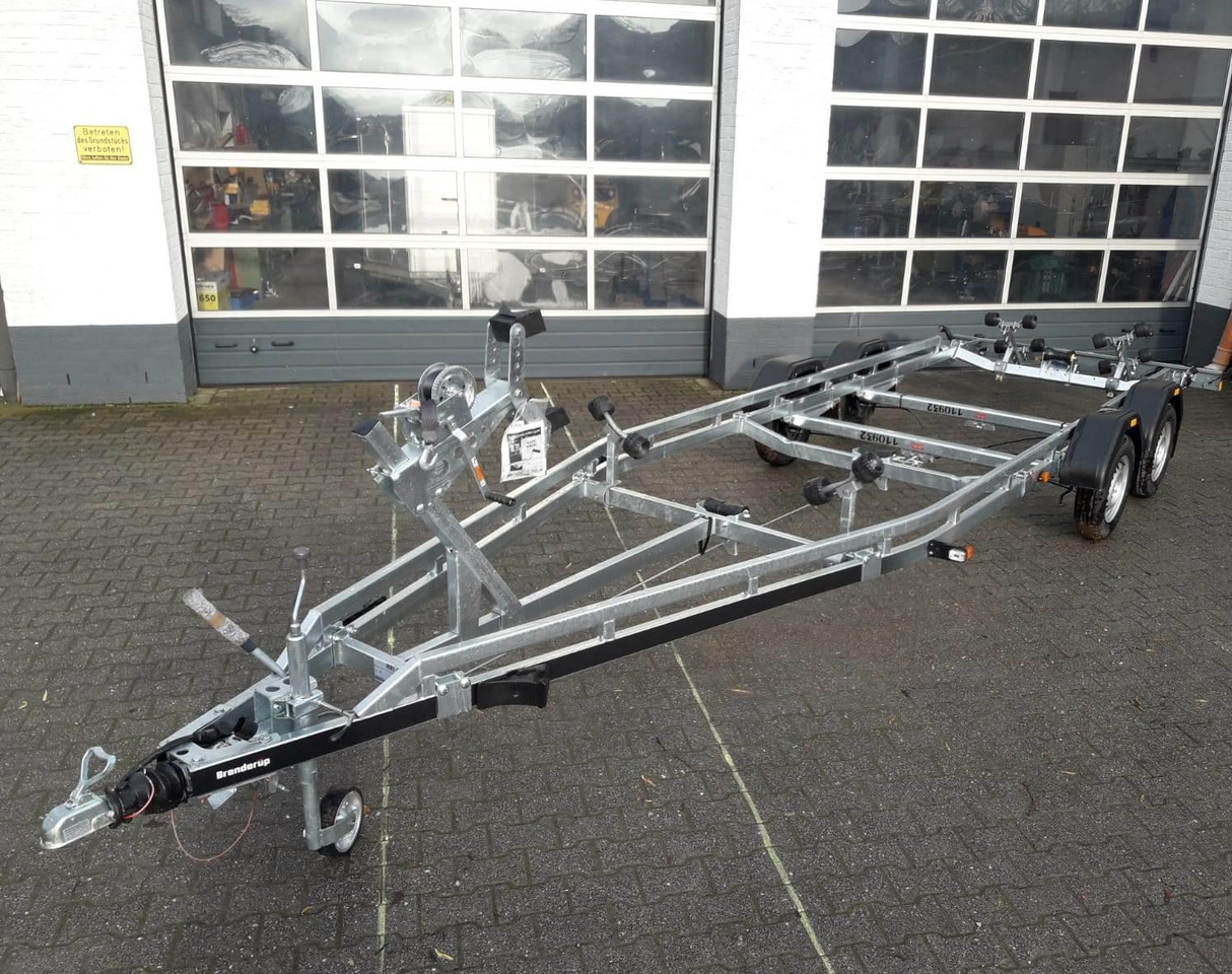 Brenderup Bootstrailer Premium 242000 TB SR 2000 Superrollen Winde Boote bis 650cm 2000kg 312268 - Boat trailer: picture 5 Brenderup Bootstrailer Premium 242000 TB SR 2000 Superrollen Winde Boote bis 650cm 2000kg 312268 - Boat trailer: picture 5