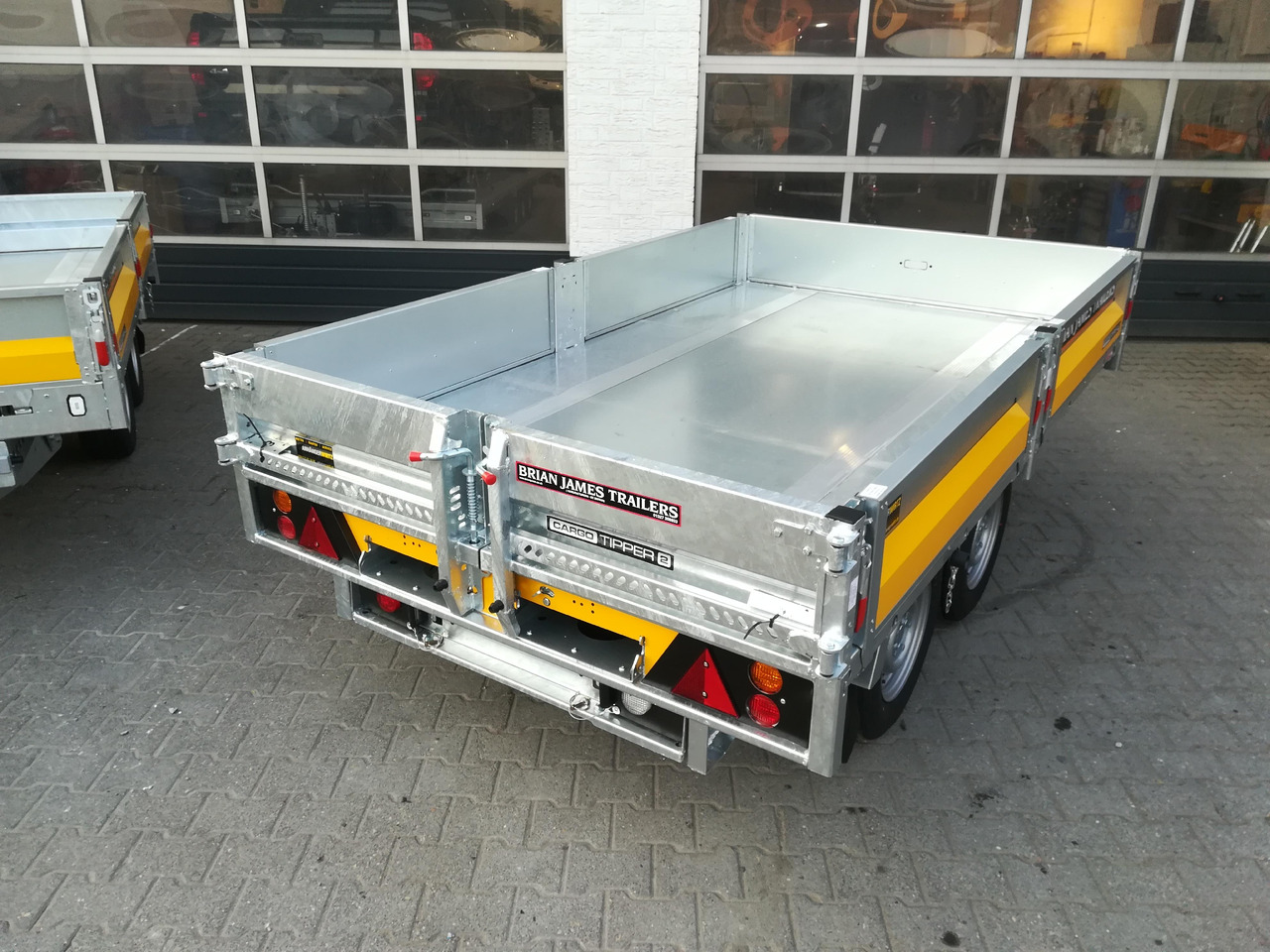 Brian James Trailer CarGO Tipper 2 elektrisch 270x160x30cm Stahlbordwände Hecktür 2700kg on stock - Tipper trailer: picture 3 Brian James Trailer CarGO Tipper 2 elektrisch 270x160x30cm Stahlbordwände Hecktür 2700kg on stock - Tipper trailer: picture 3