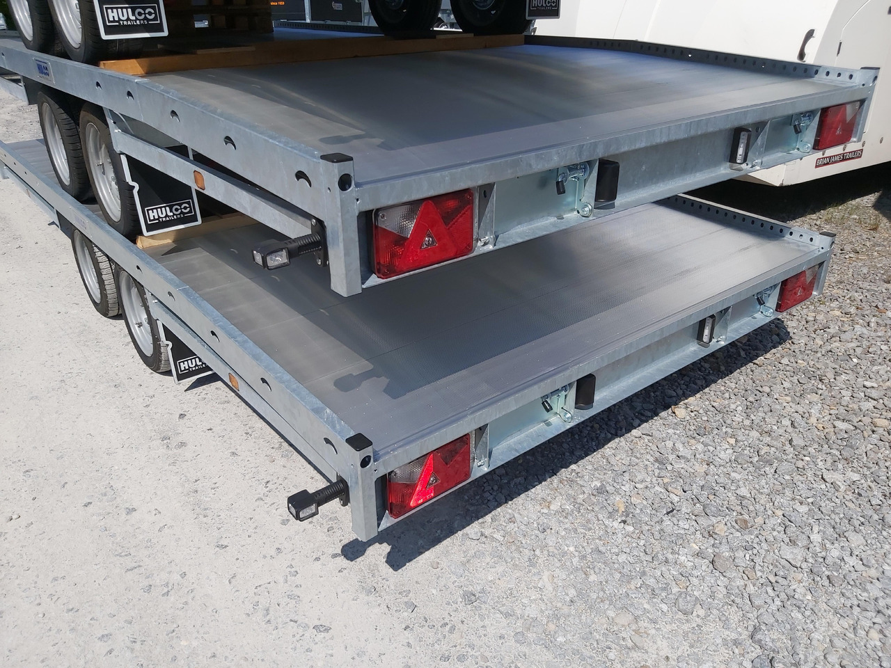 CARAX-2 3000 Multitransporter 440x207cm Aluboden Auffahrrampen 3000kg Winter Aktion - Dropside/ Flatbed trailer: picture 5 CARAX-2 3000 Multitransporter 440x207cm Aluboden Auffahrrampen 3000kg Winter Aktion - Dropside/ Flatbed trailer: picture 5