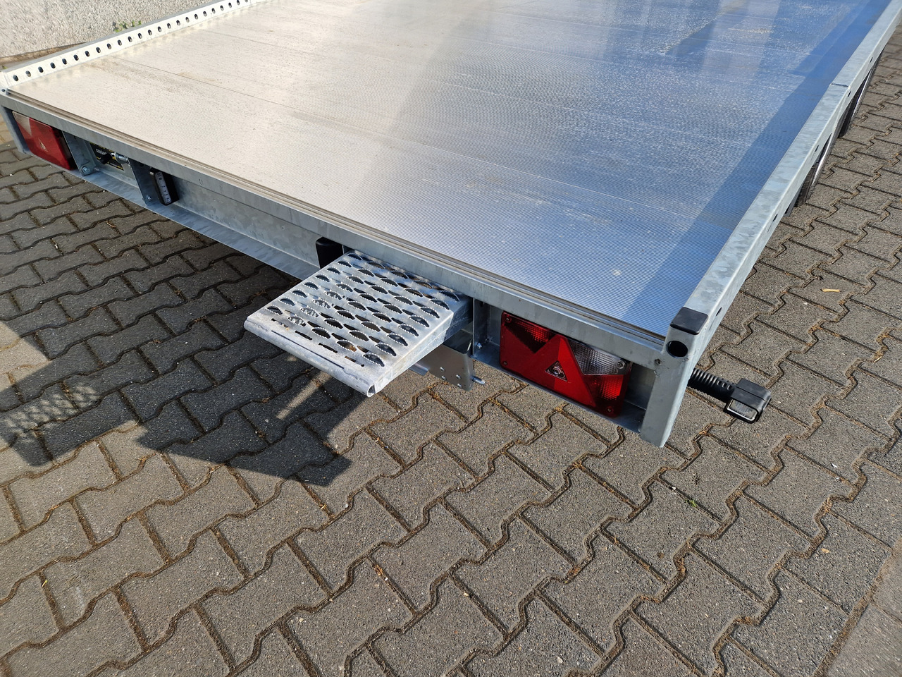 Dropside/ Flatbed trailer CARAX-2 3000 Multitransporter 440x207cm Aluboden Auffahrrampen 3000kg Winter Aktion: picture 15