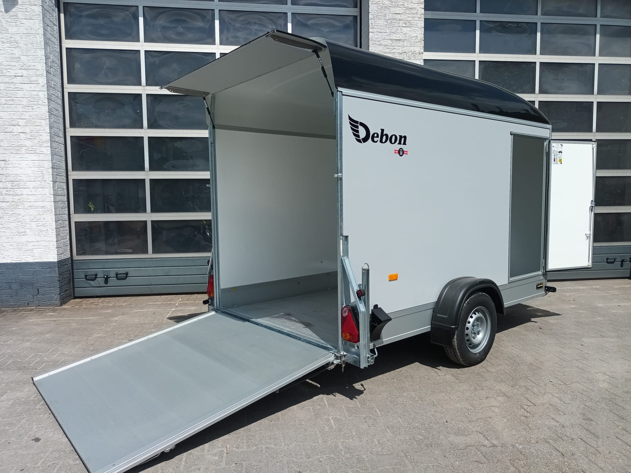 Cargo Roadster 400 312x164x184cm Sandwich Poly black Seitentür Pullman 1300kg 100km/H - Closed box trailer: picture 1 Cargo Roadster 400 312x164x184cm Sandwich Poly black Seitentür Pullman 1300kg 100km/H - Closed box trailer: picture 1